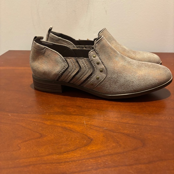 Clarks Trish Bell Metallic Gold Studded Booties 8.5 - Picture 5 of 9